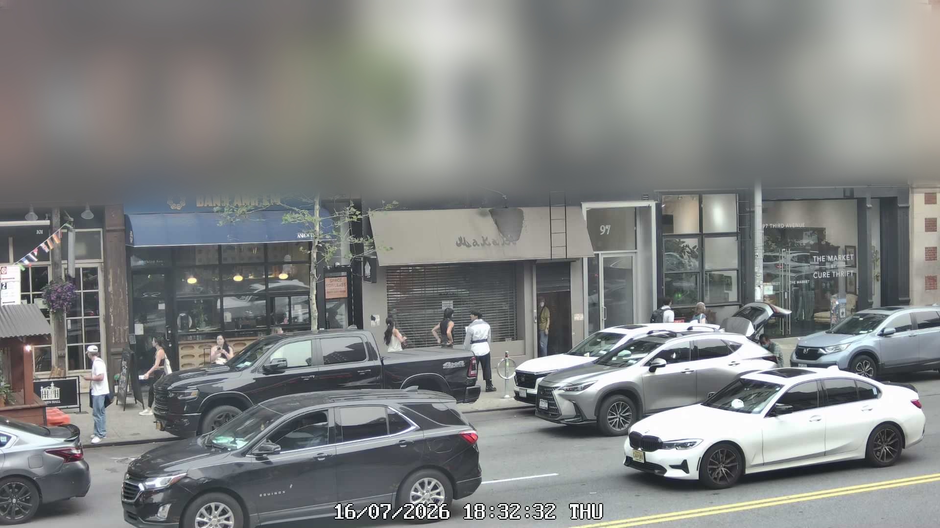 Bánh Anh Em live line camera