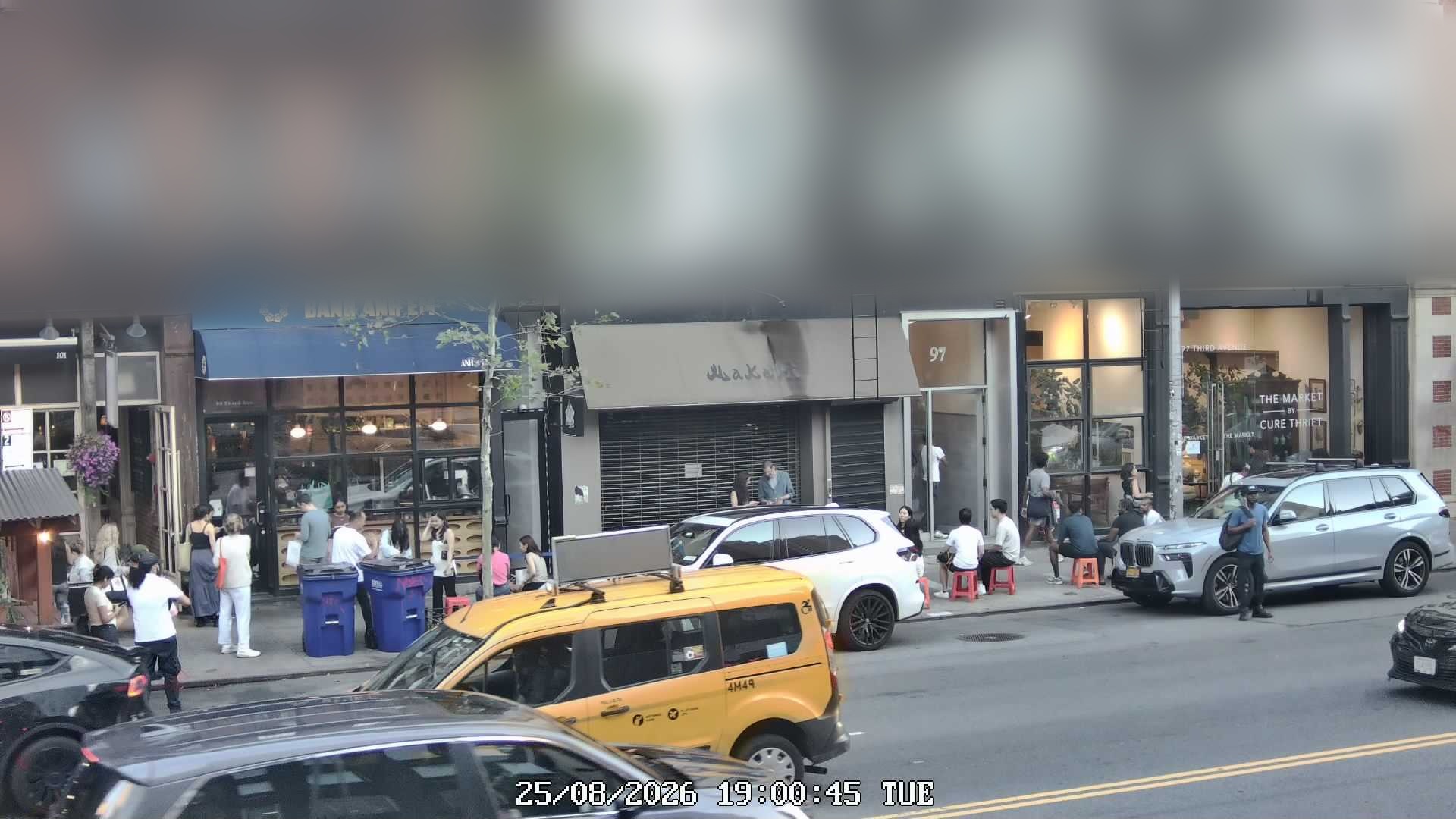 Bánh Anh Em live line camera