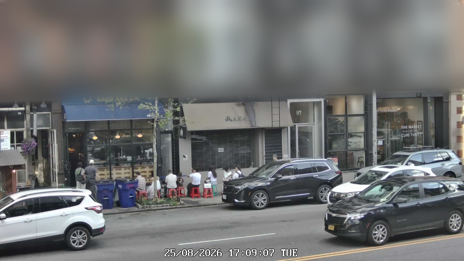 Bánh Anh Em live line camera