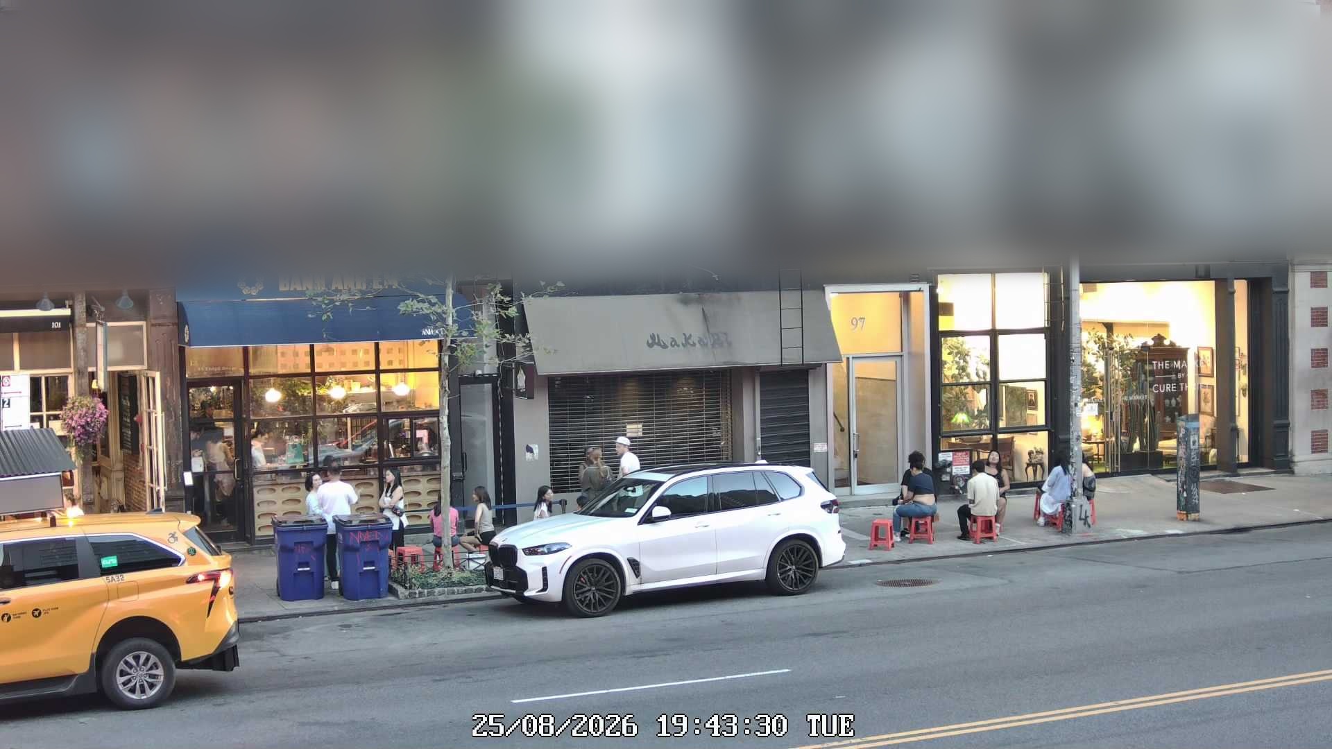 Bánh Anh Em live line camera