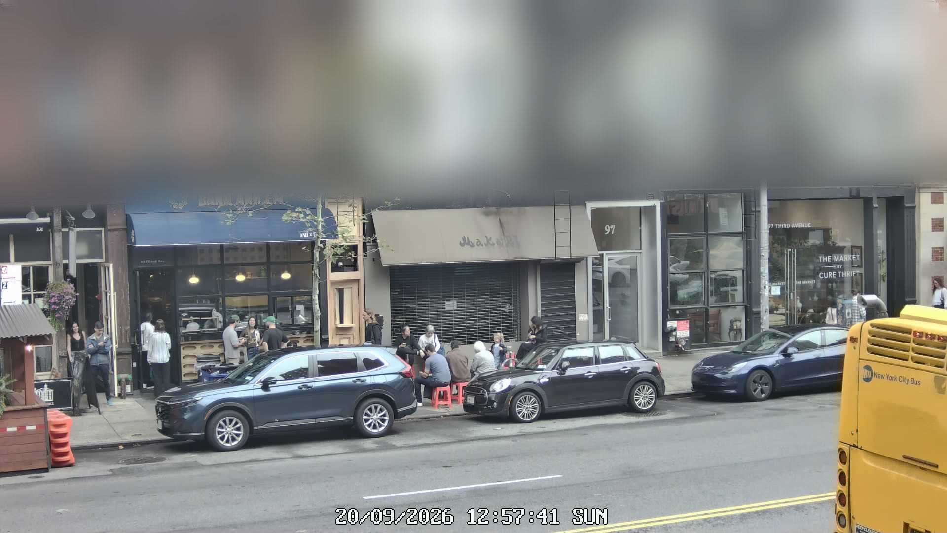 Bánh Anh Em live line camera