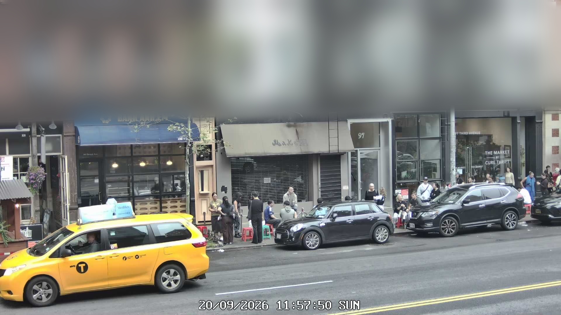 Bánh Anh Em live line camera