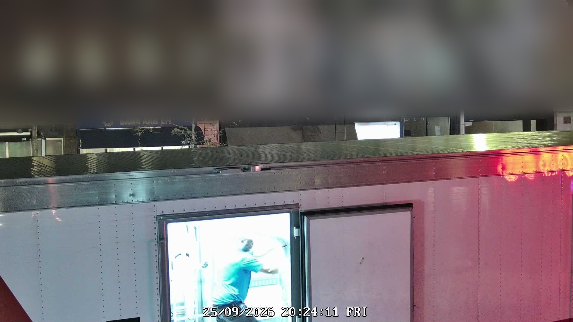 Bánh Anh Em wait time — live line camera