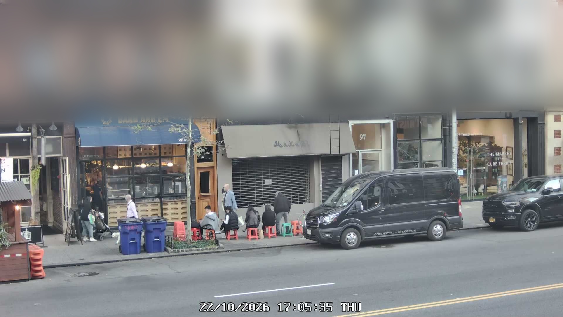Bánh Anh Em live line camera