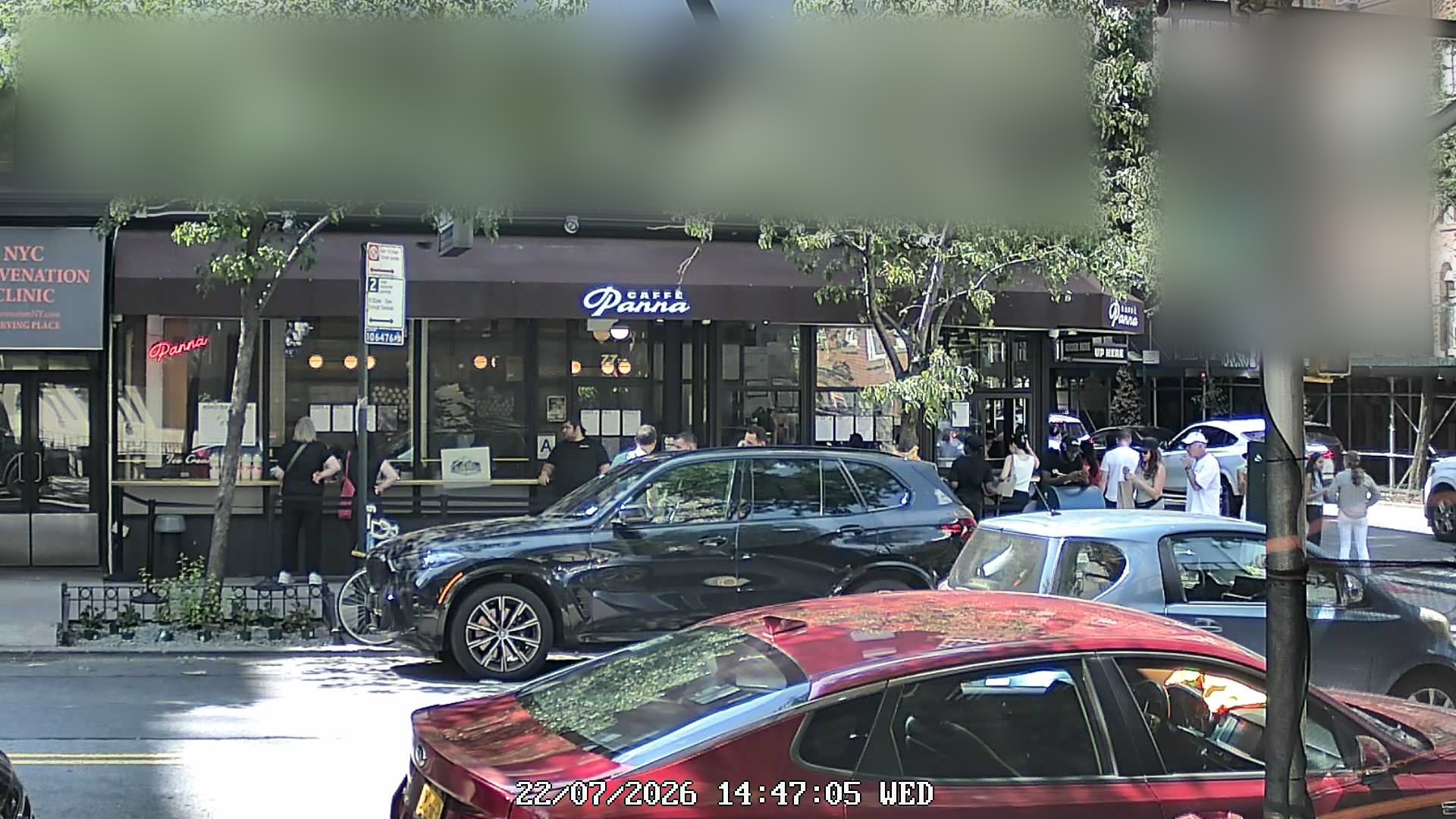 Caffè Panna wait time — live line camera