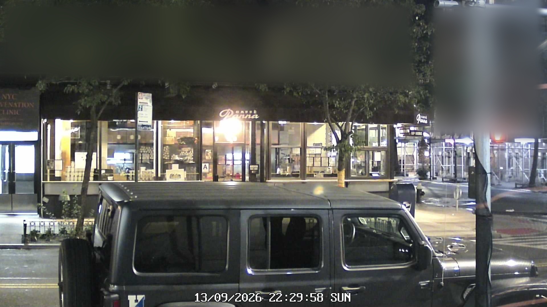 Caffè Panna wait time — live line camera