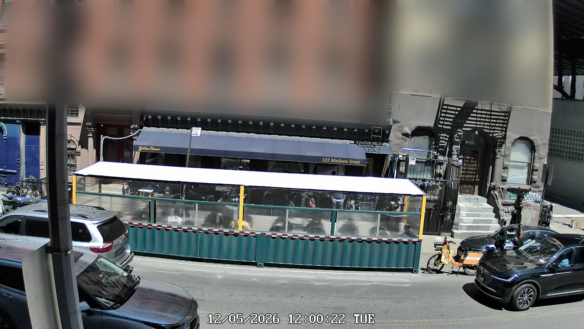 Golden Diner live line camera