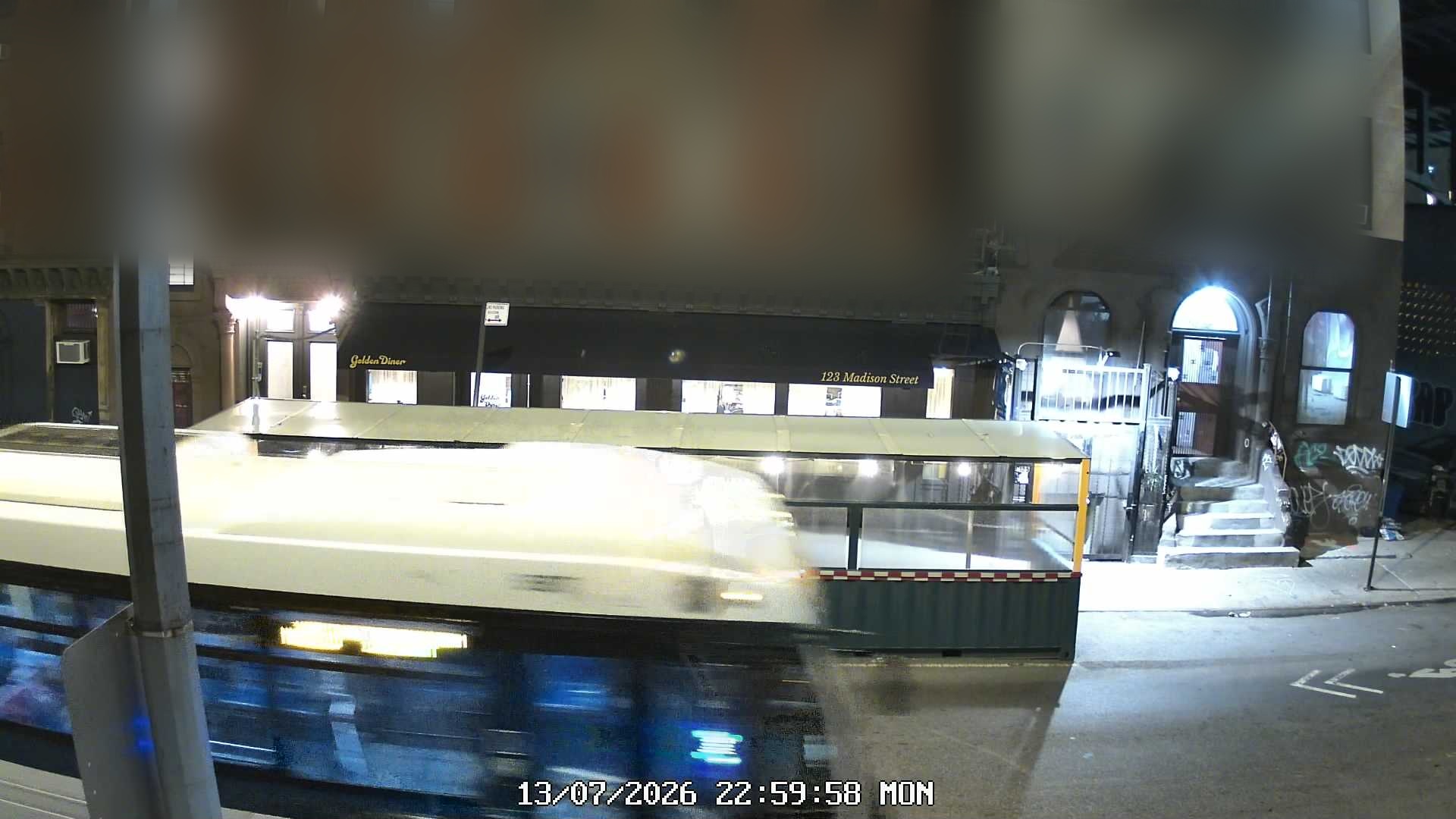 Golden Diner live line camera