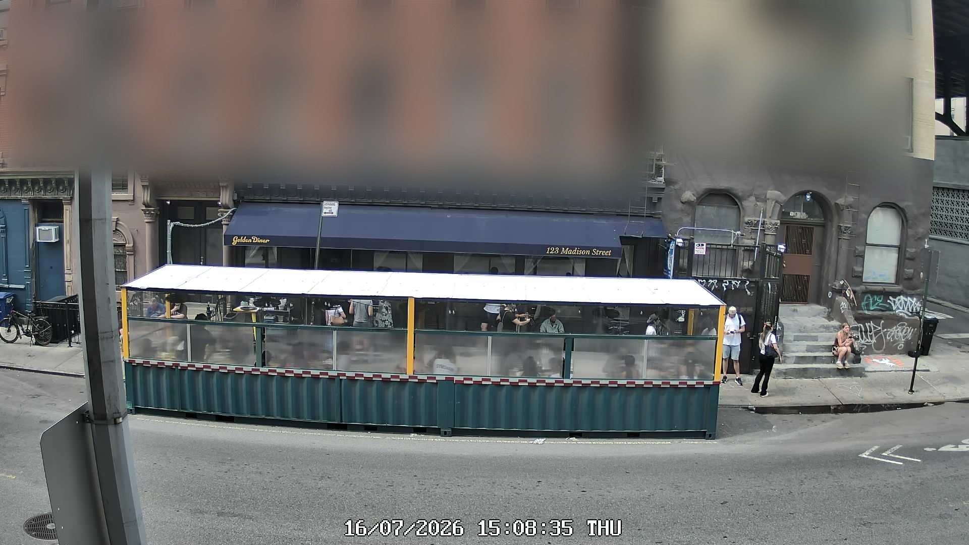 Golden Diner live line camera