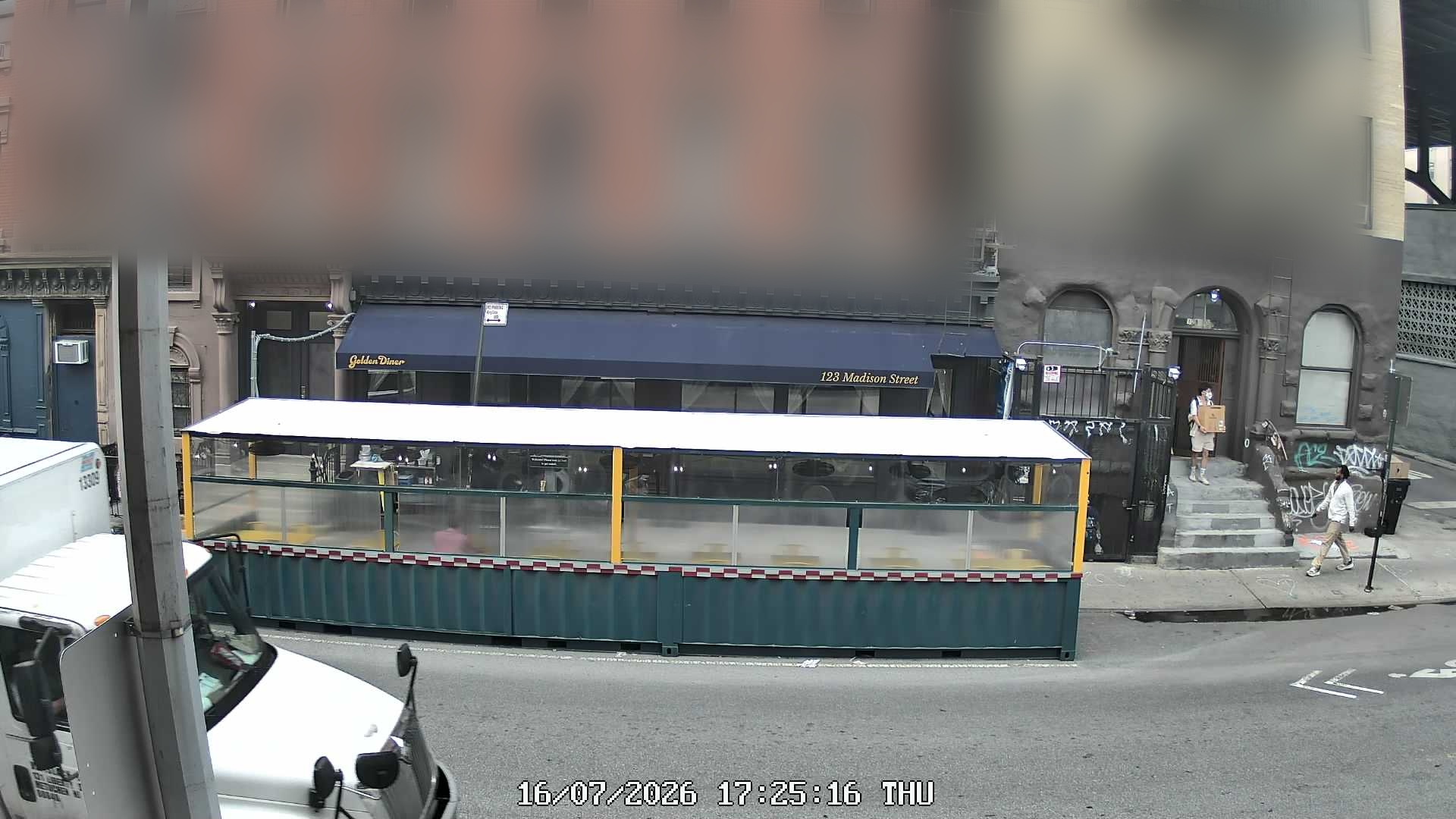 Golden Diner live line camera