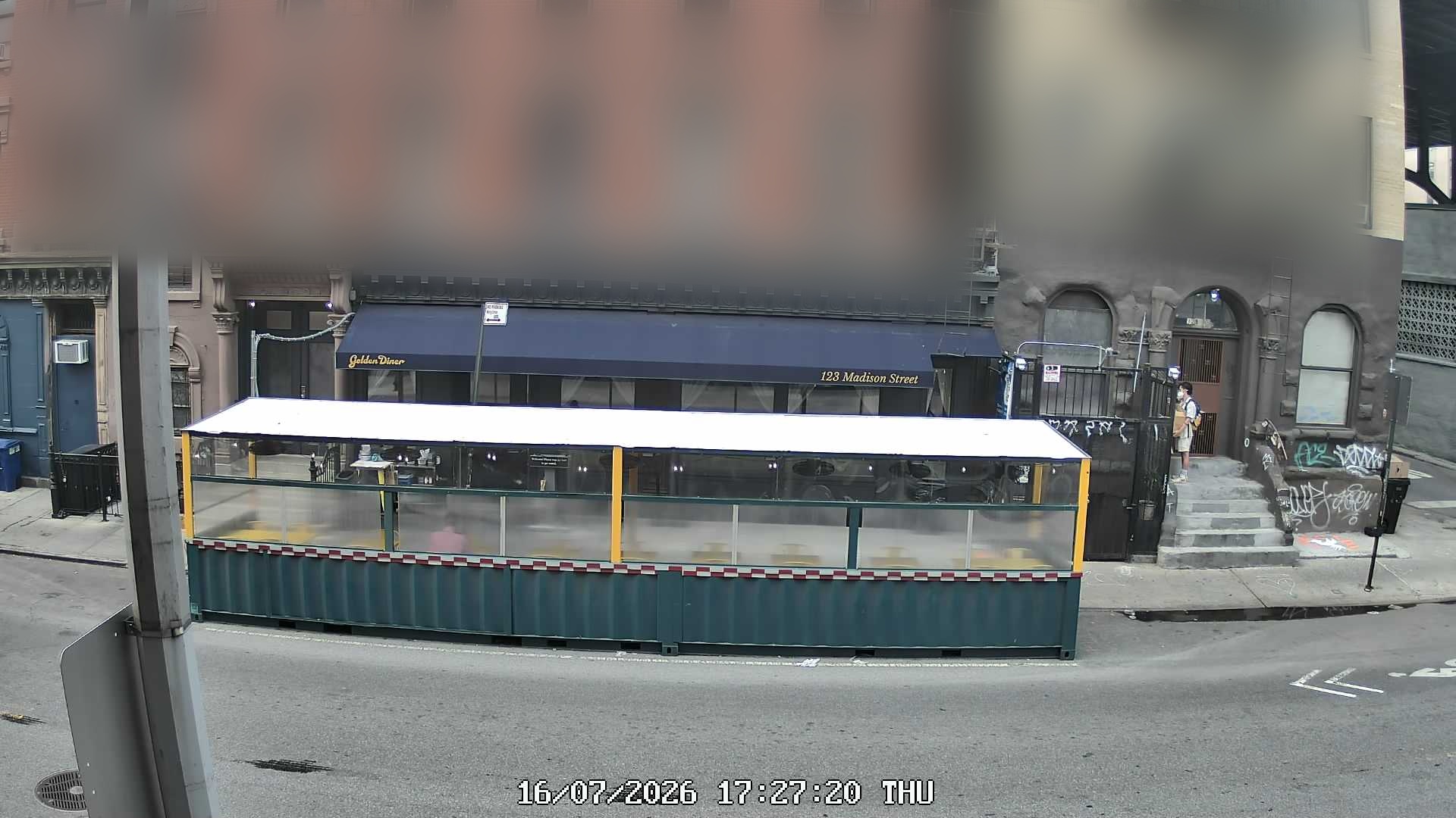 Golden Diner live line camera