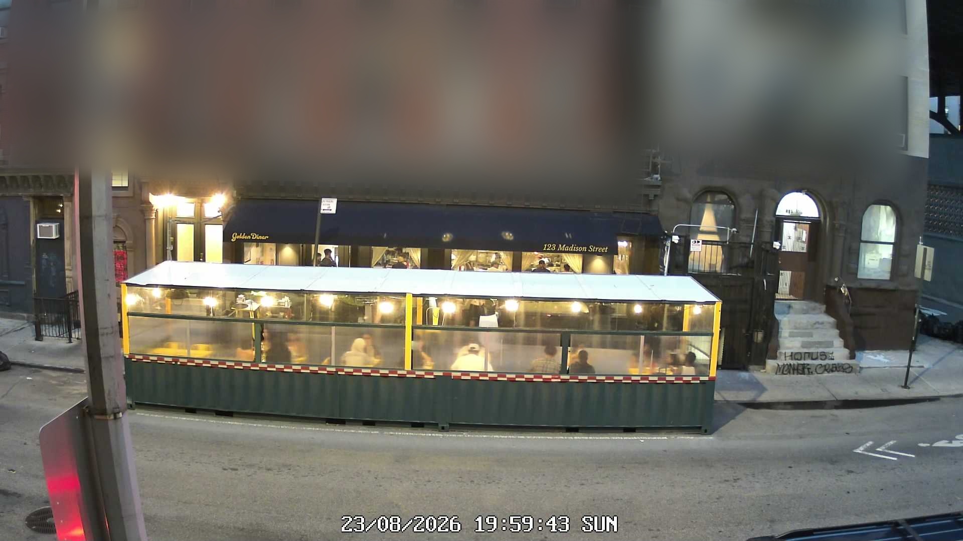 Golden Diner live line camera