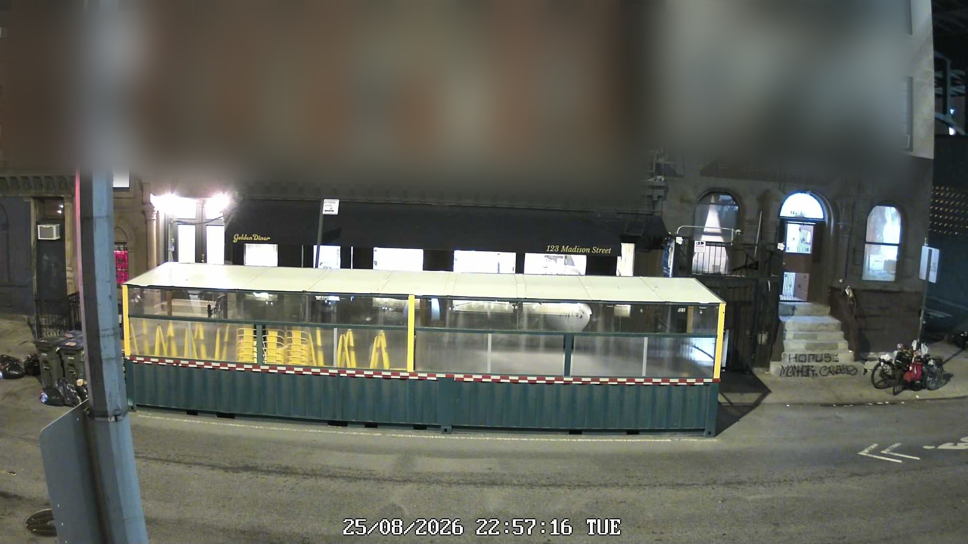 Golden Diner live line camera