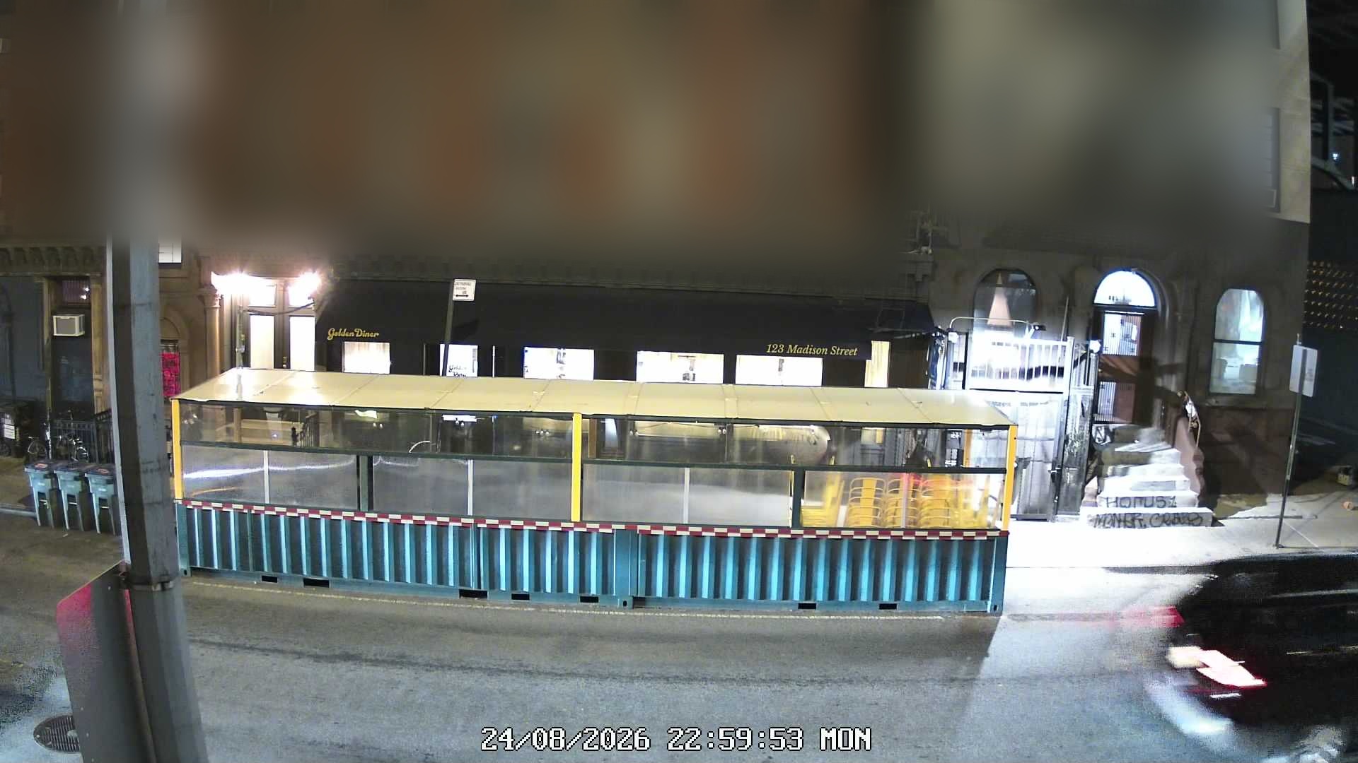 Golden Diner live line camera