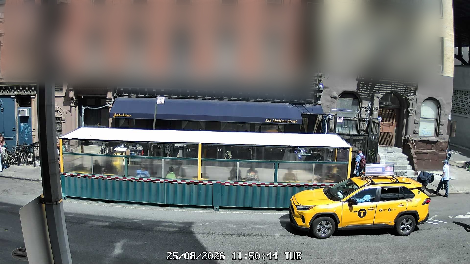 Golden Diner live line camera