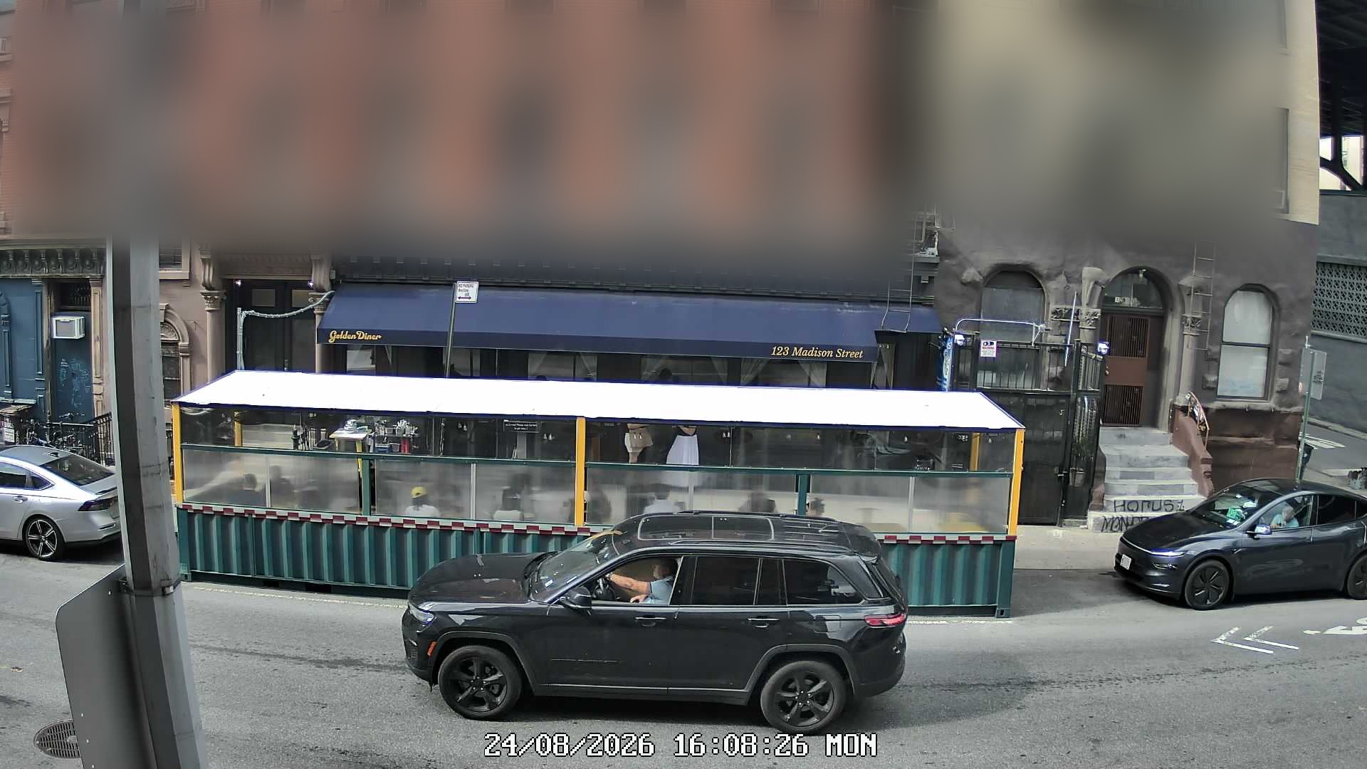 Golden Diner live line camera