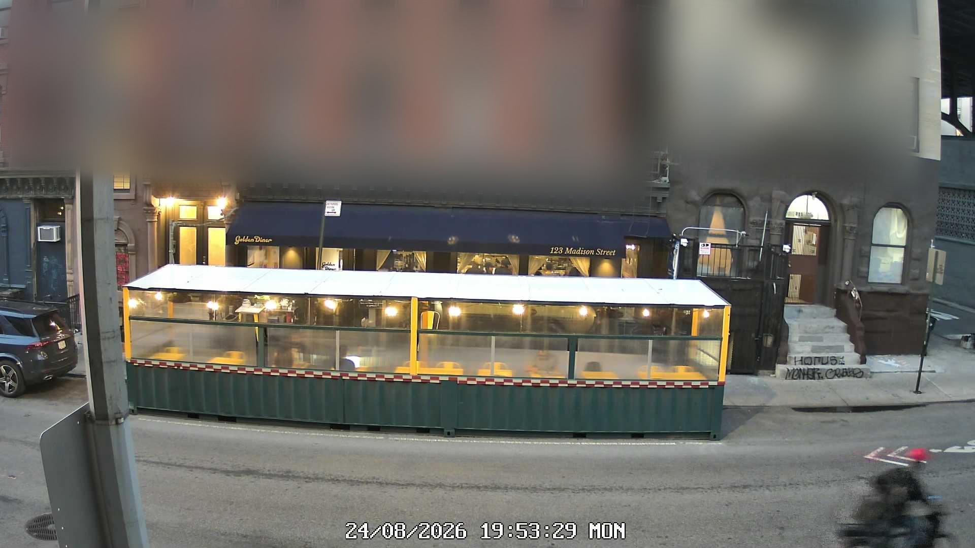 Golden Diner live line camera