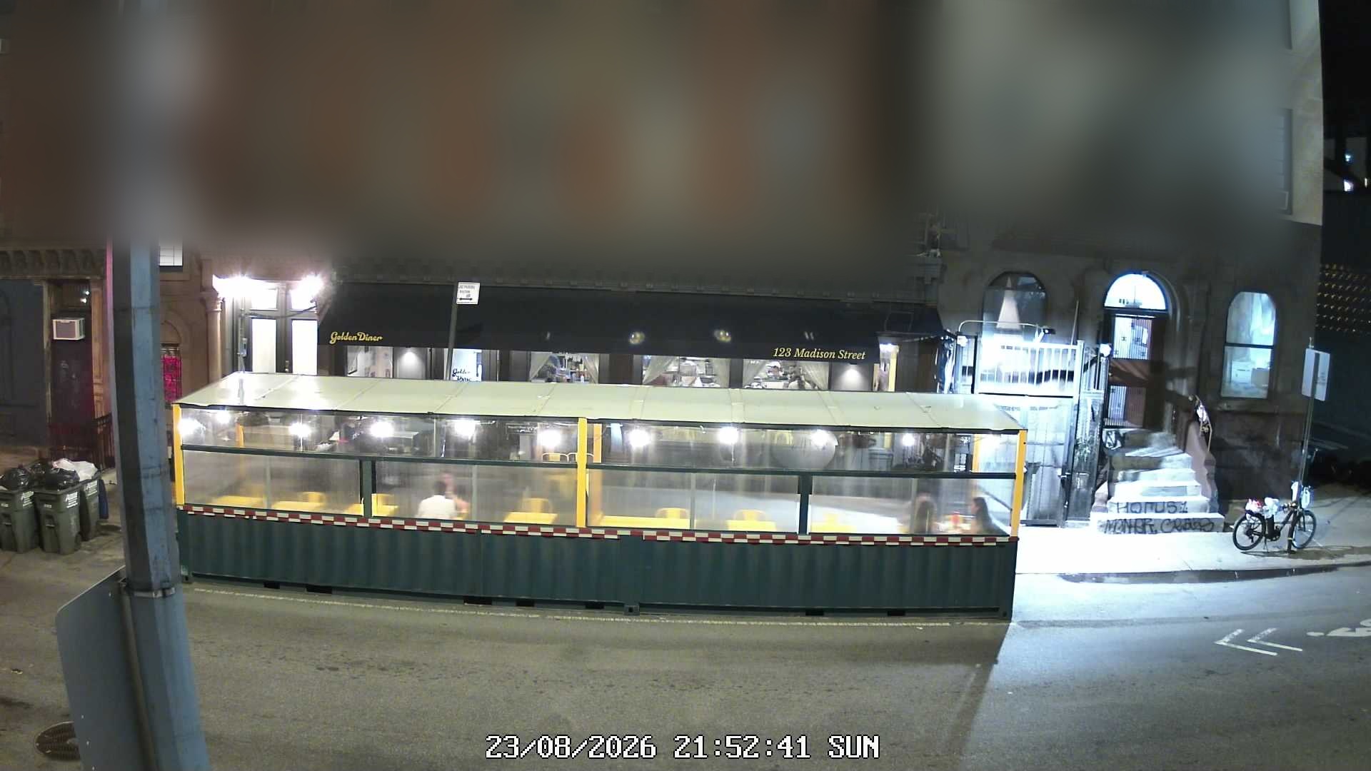 Golden Diner live line camera