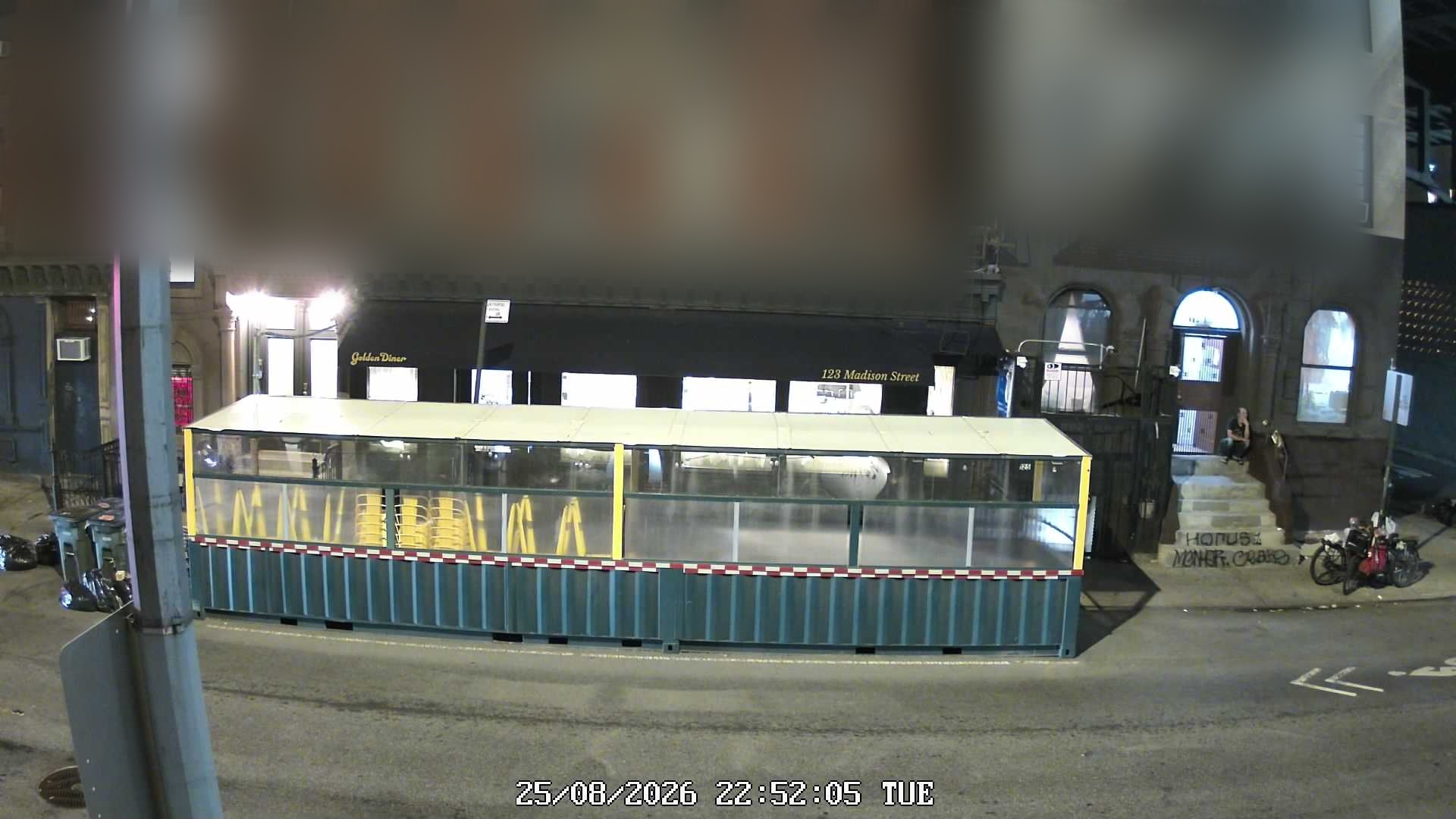 Golden Diner live line camera