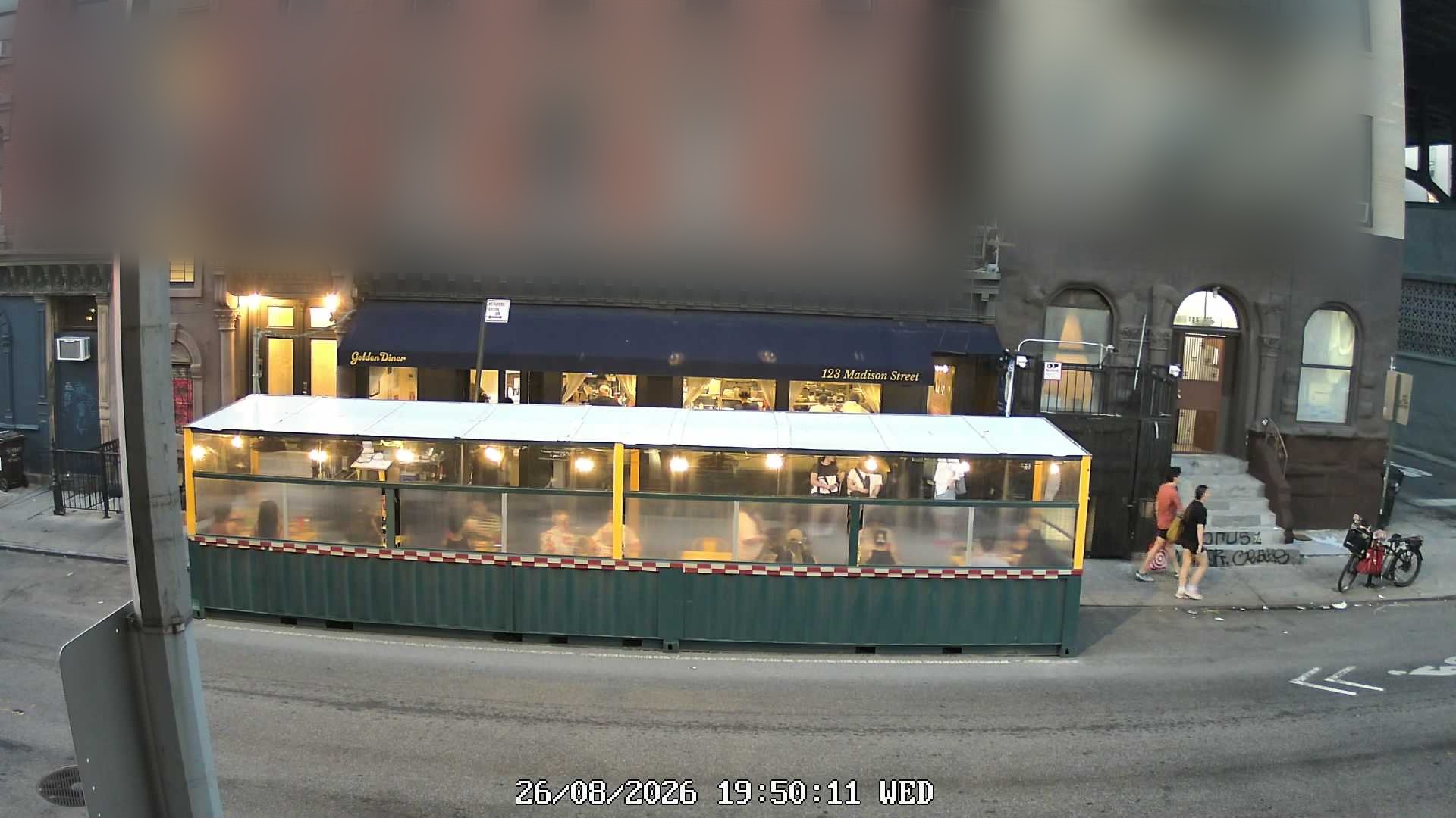 Golden Diner live line camera
