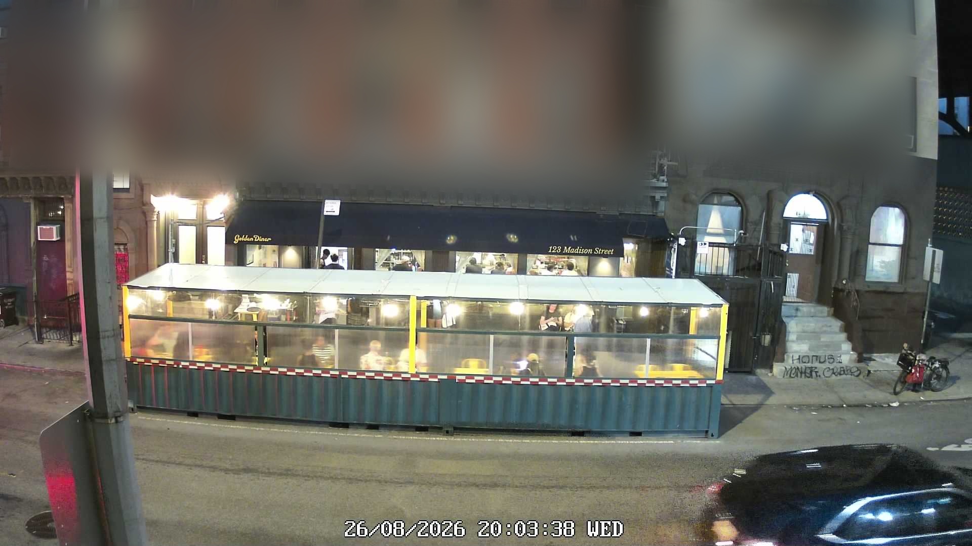 Golden Diner live line camera