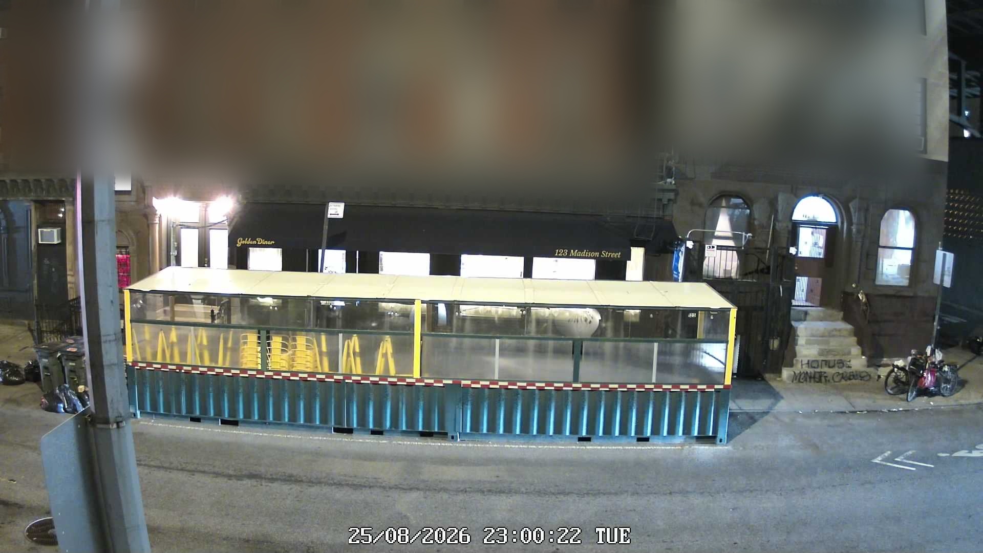 Golden Diner live line camera