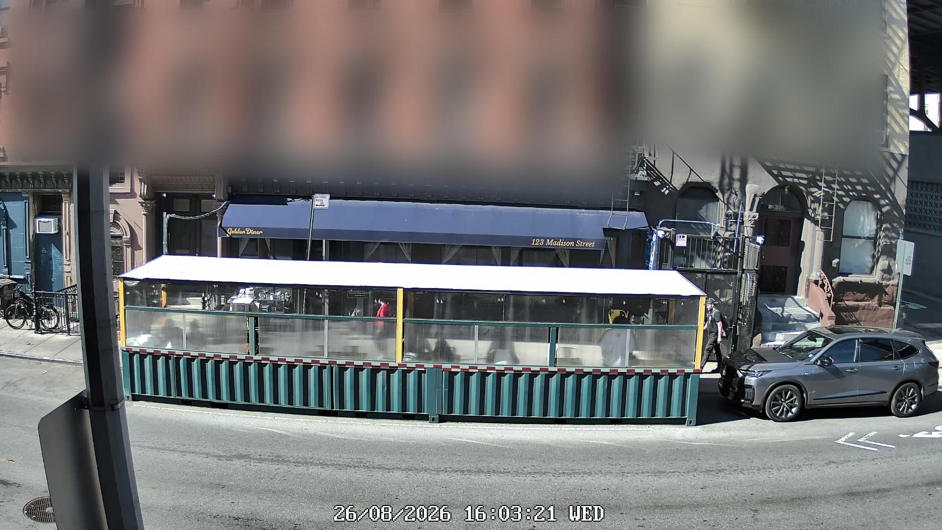 Golden Diner live line camera