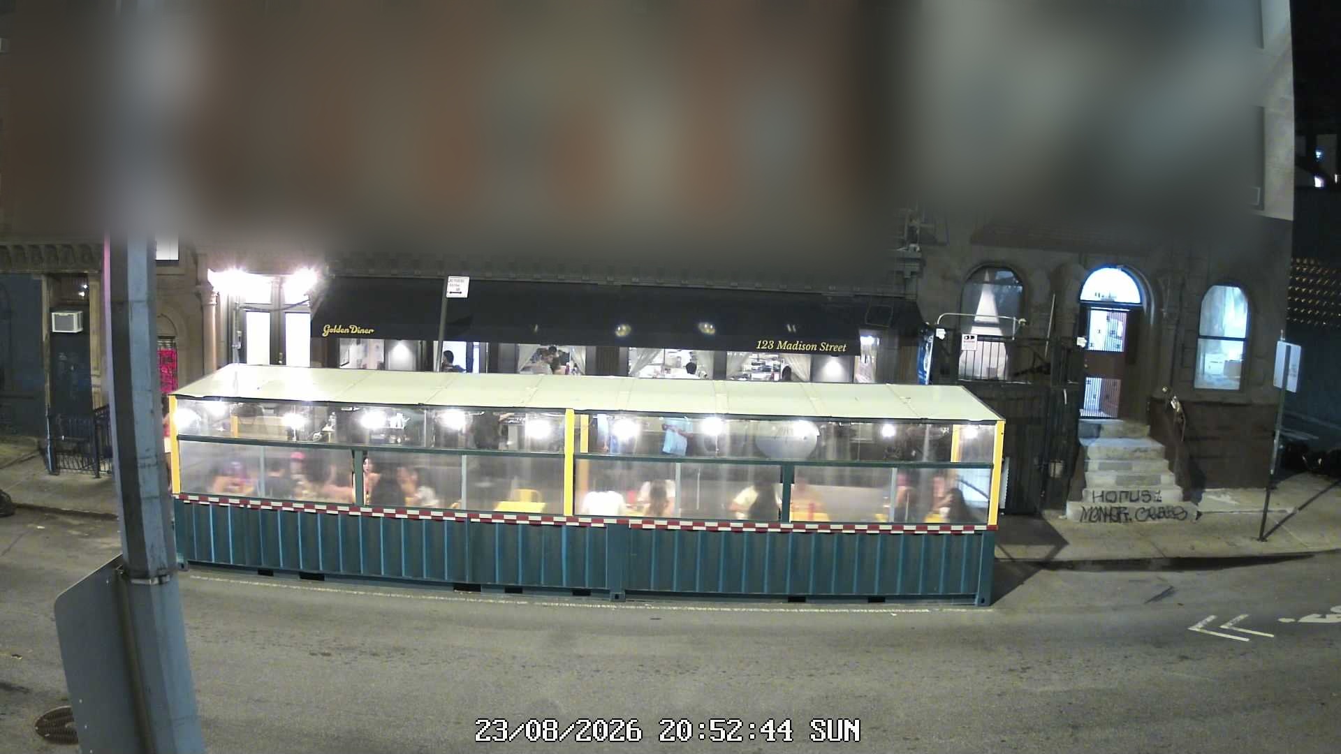 Golden Diner live line camera