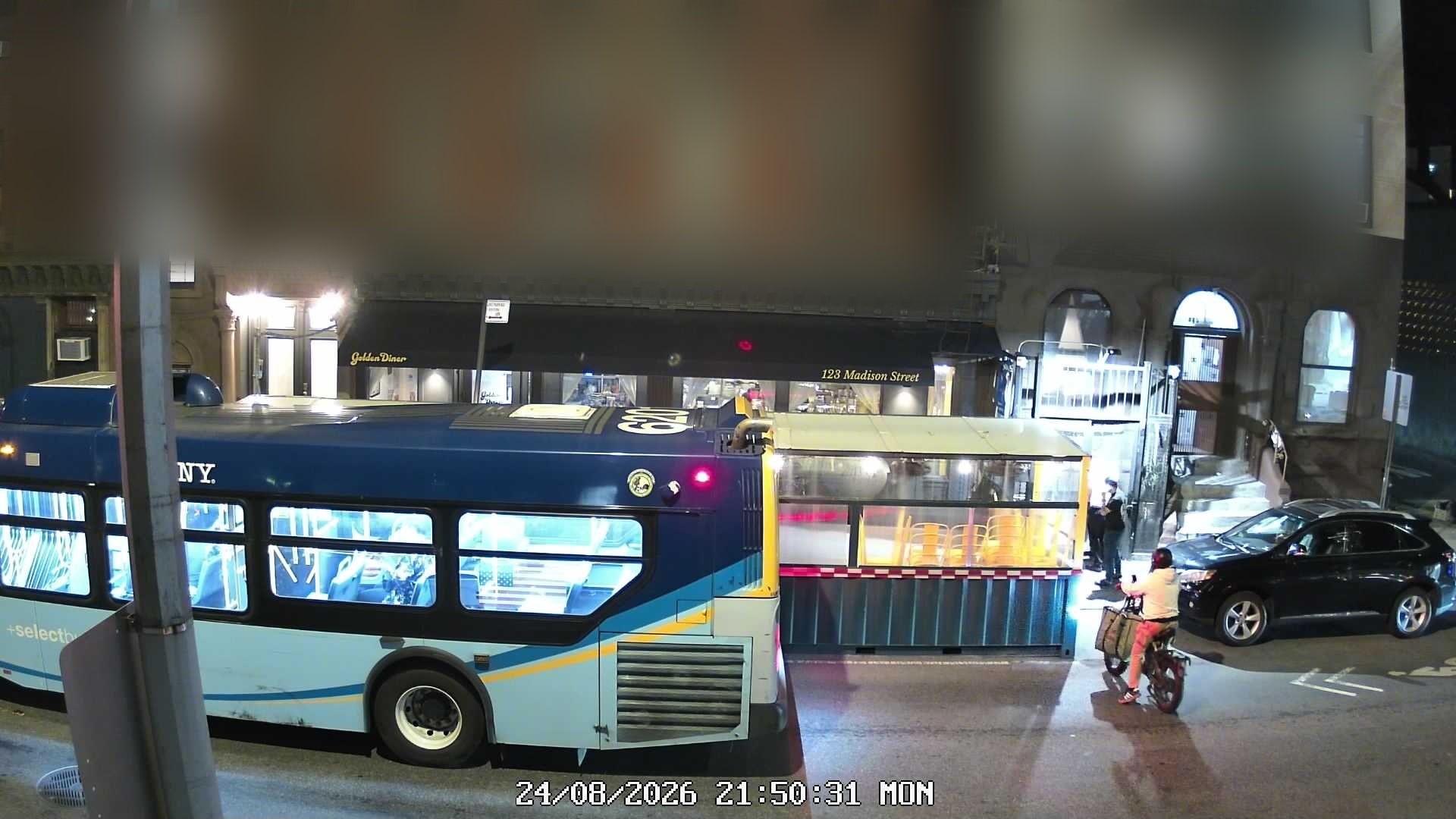 Golden Diner live line camera