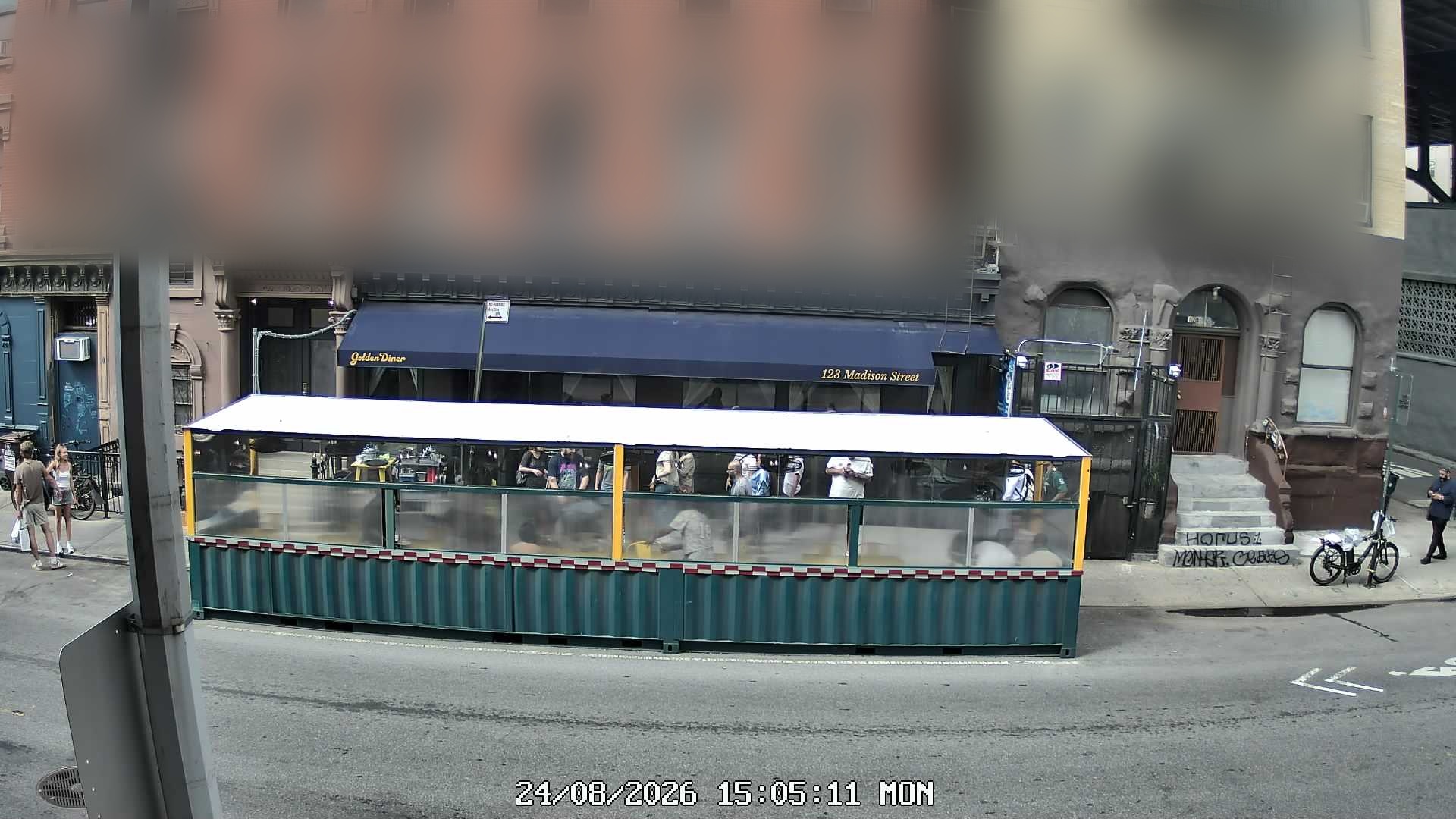 Golden Diner live line camera