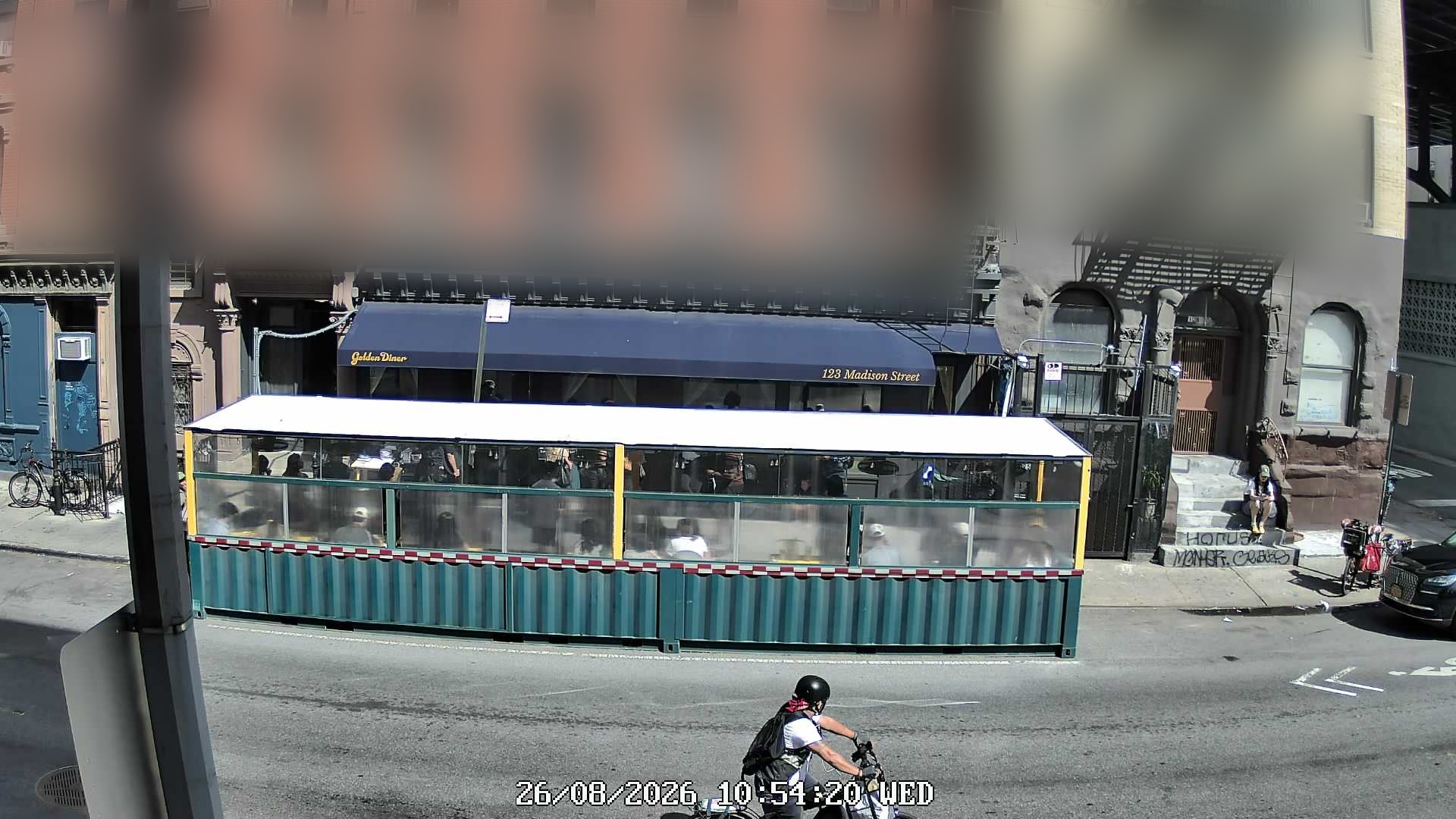 Golden Diner live line camera