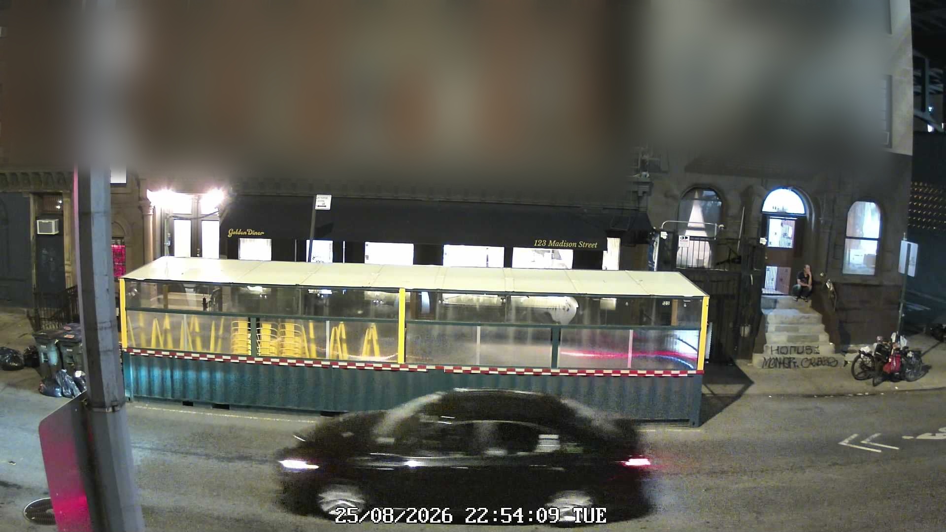Golden Diner live line camera