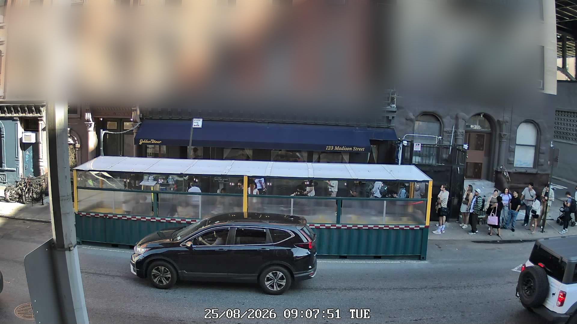 Golden Diner live line camera