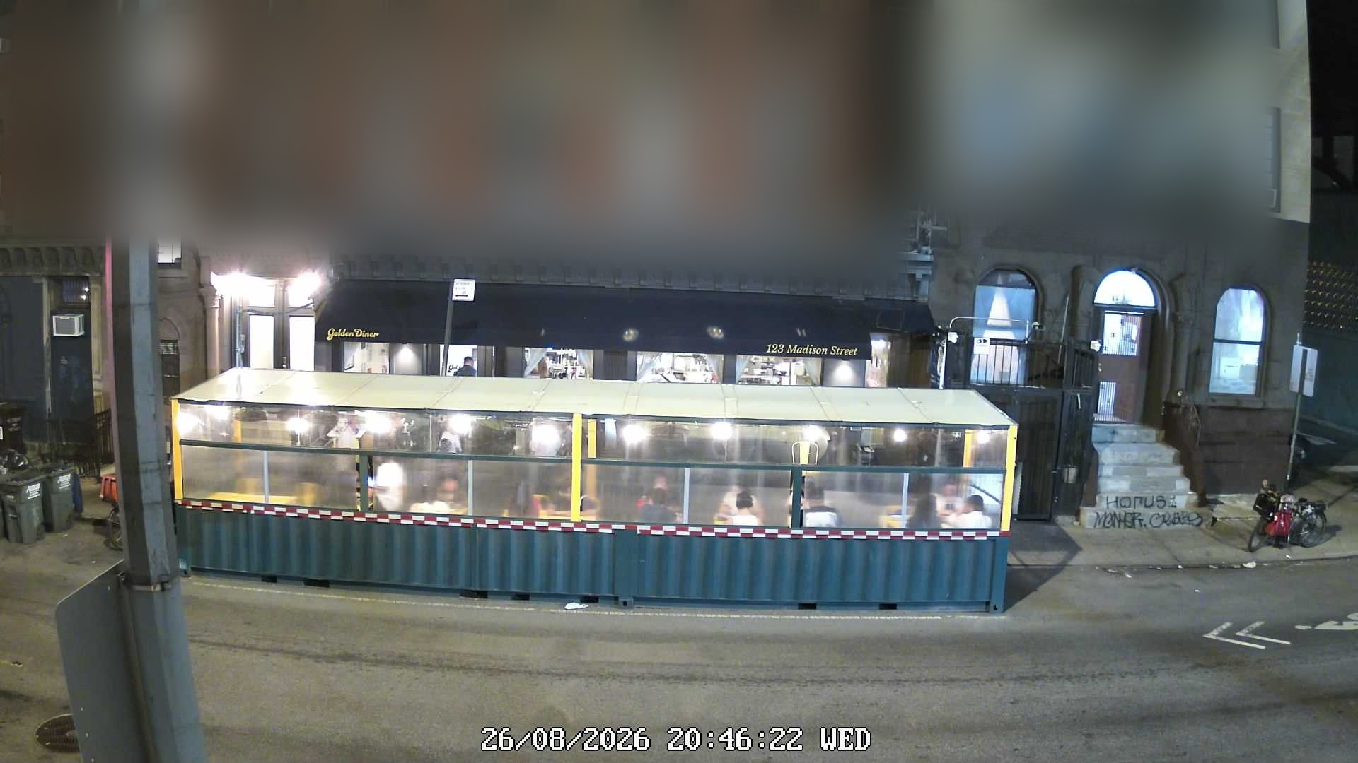 Golden Diner live line camera