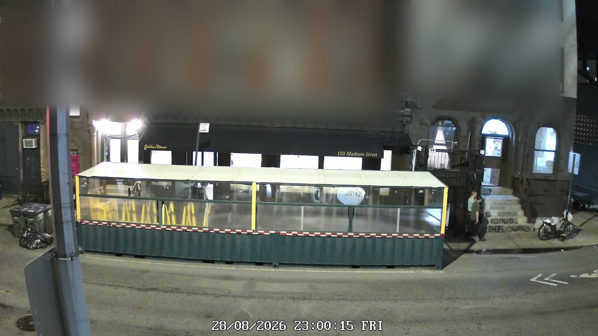 Golden Diner wait time — live line camera