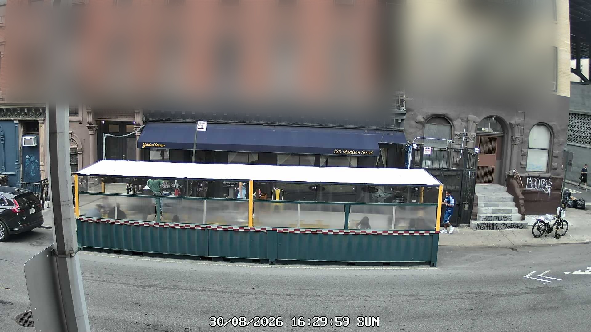 Golden Diner live line camera