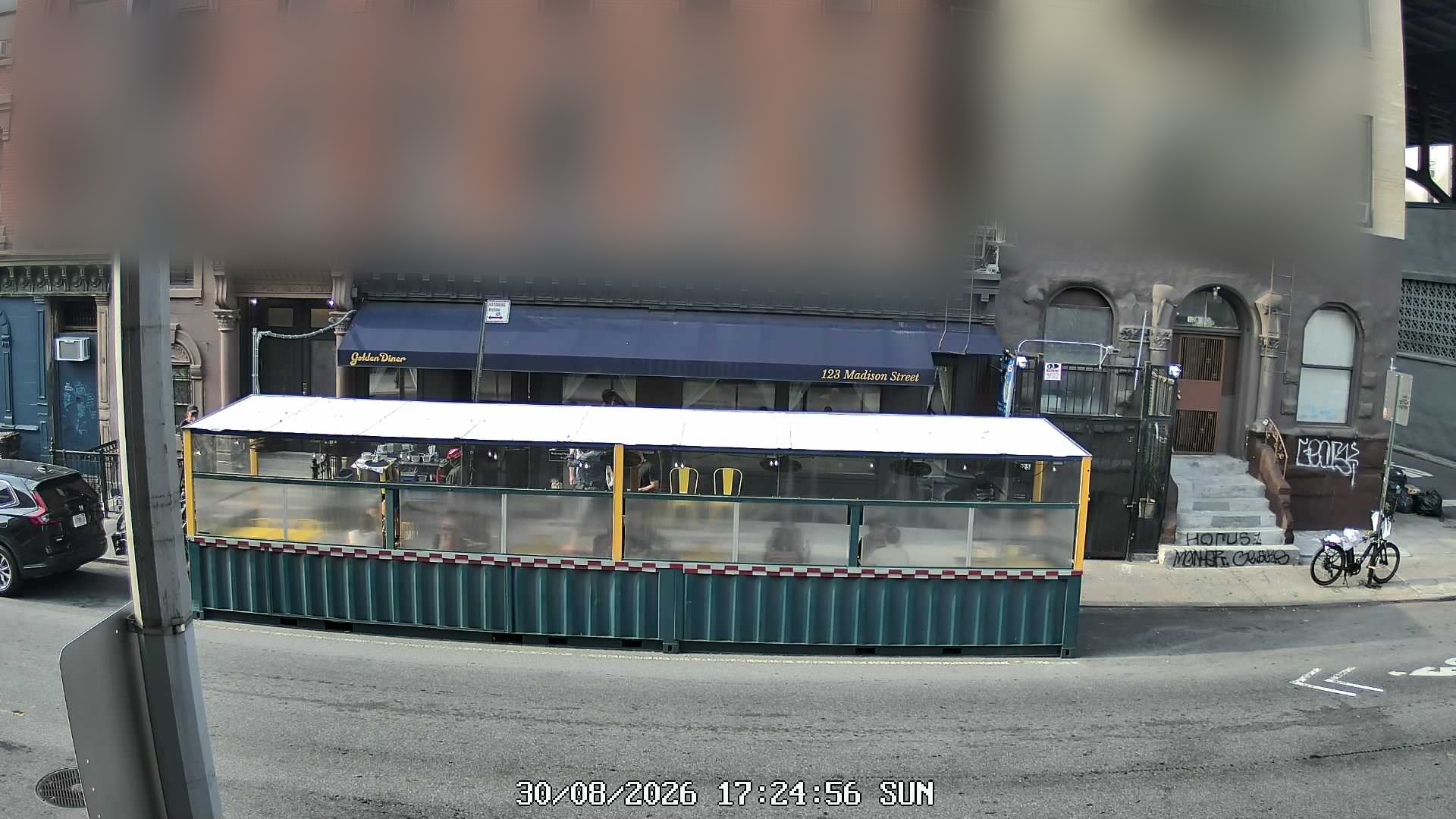 Golden Diner live line camera