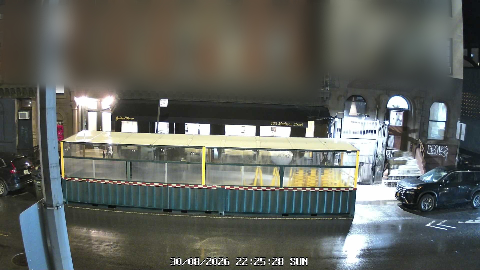 Golden Diner live line camera