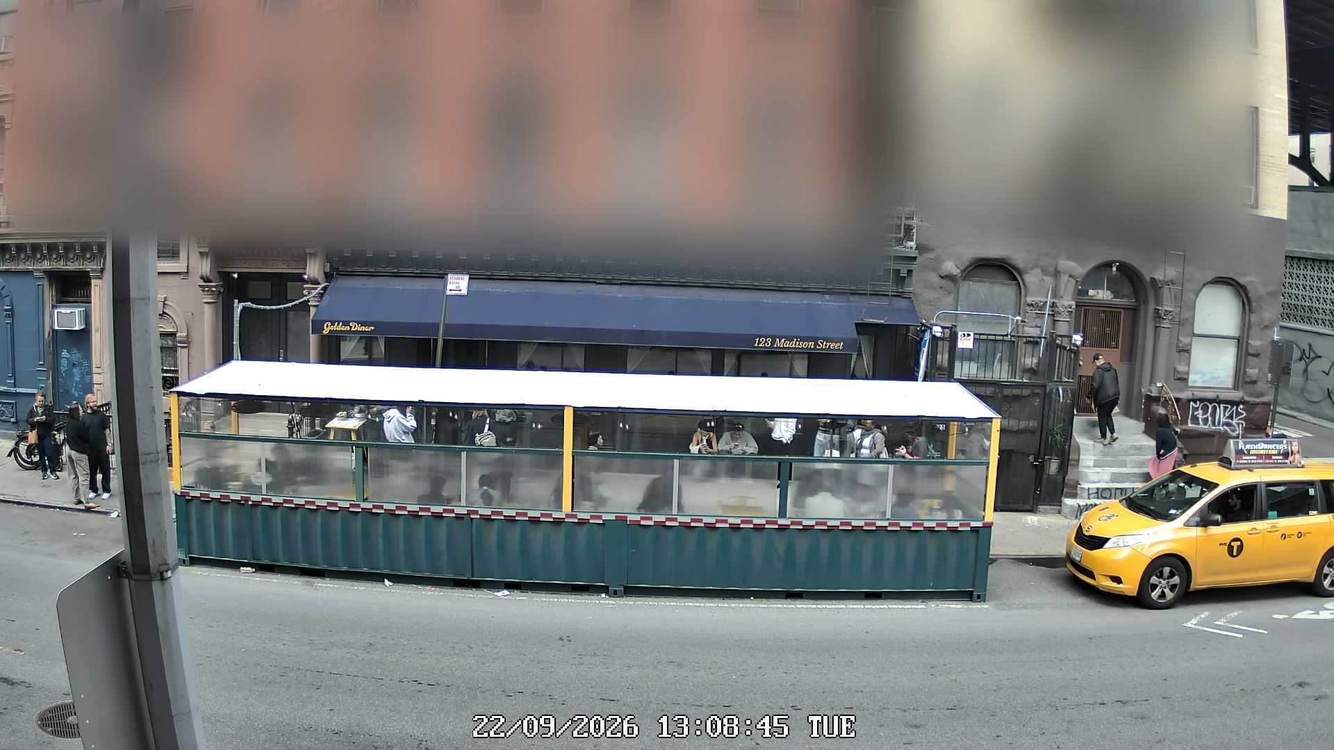 Golden Diner live line camera