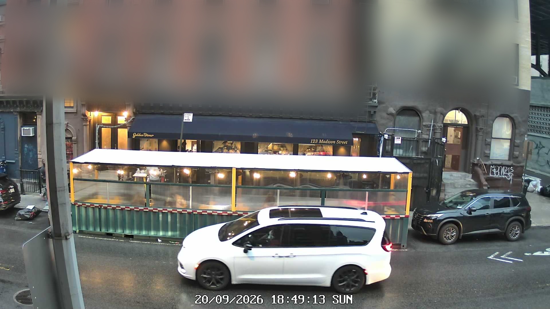 Golden Diner live line camera