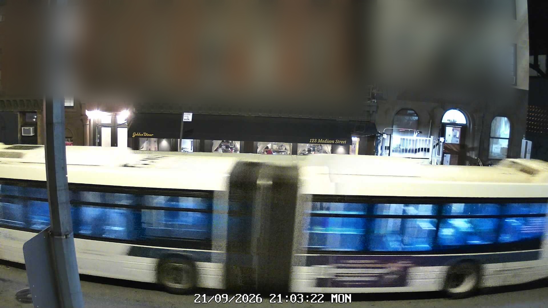 Golden Diner live line camera