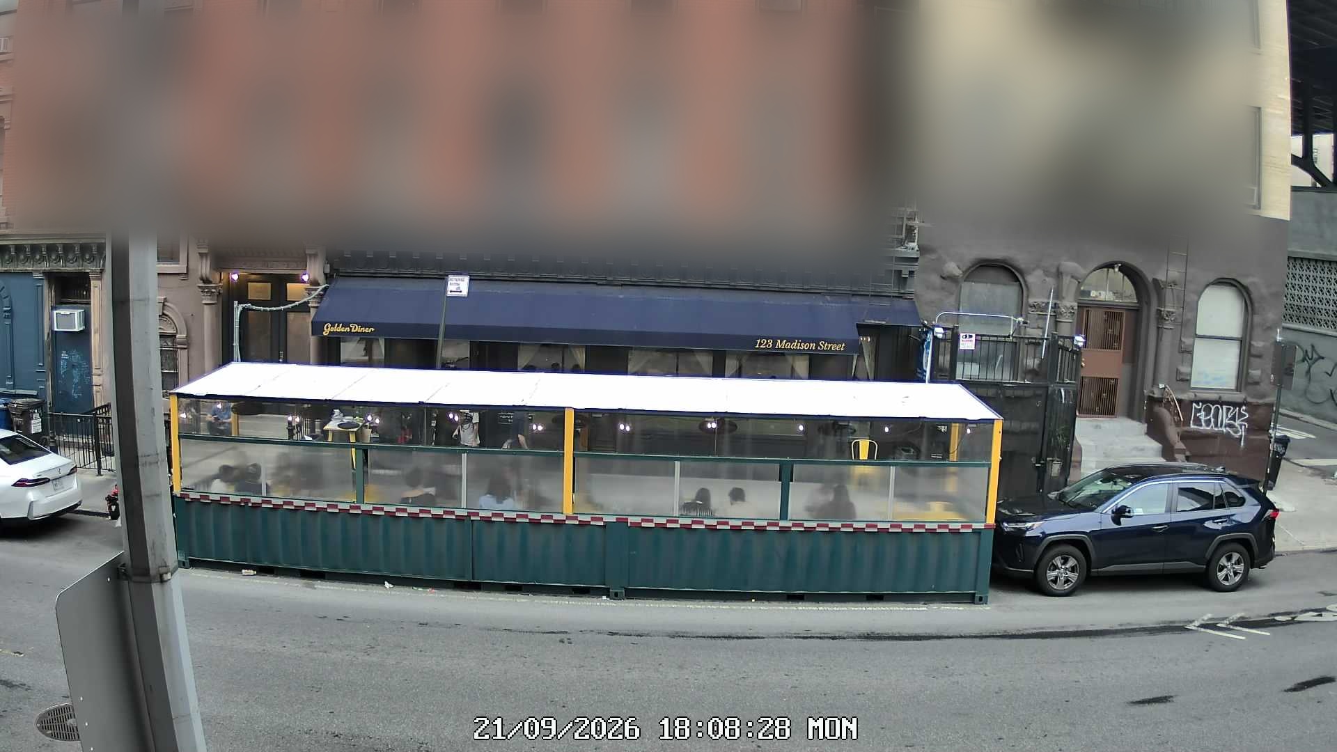 Golden Diner live line camera