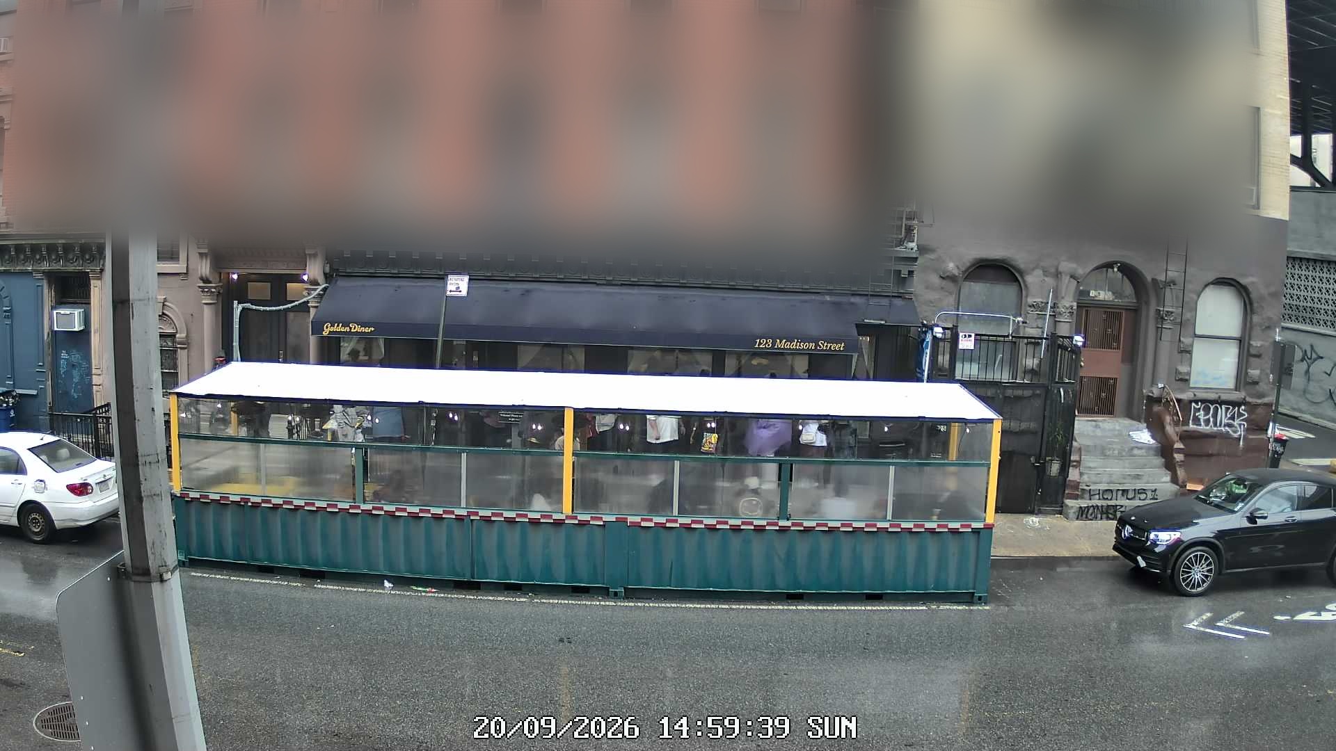 Golden Diner live line camera