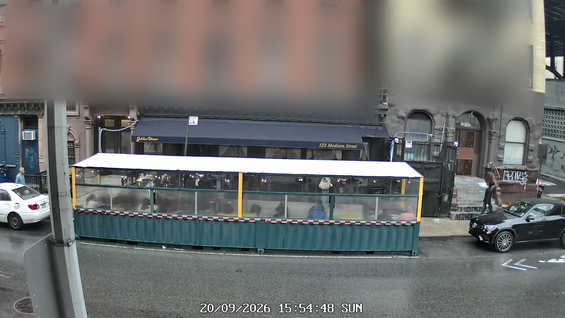 Golden Diner live line camera