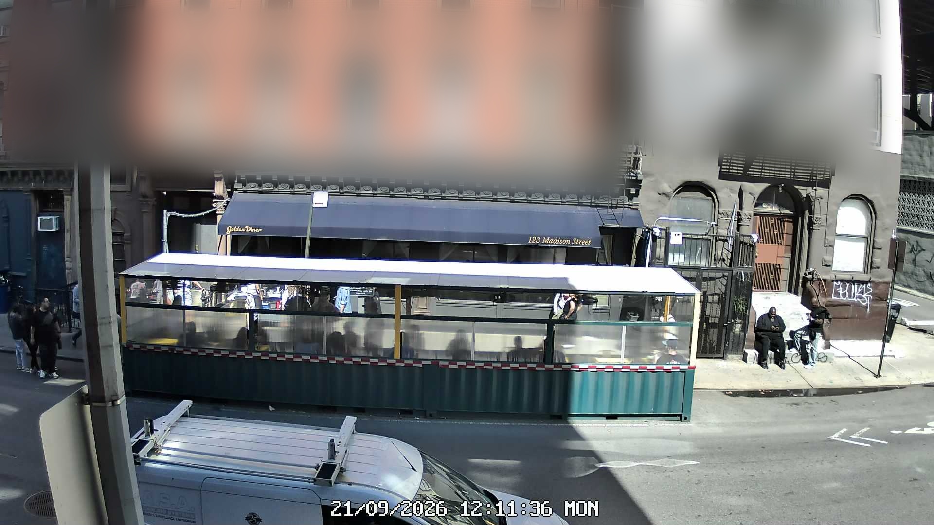 Golden Diner live line camera