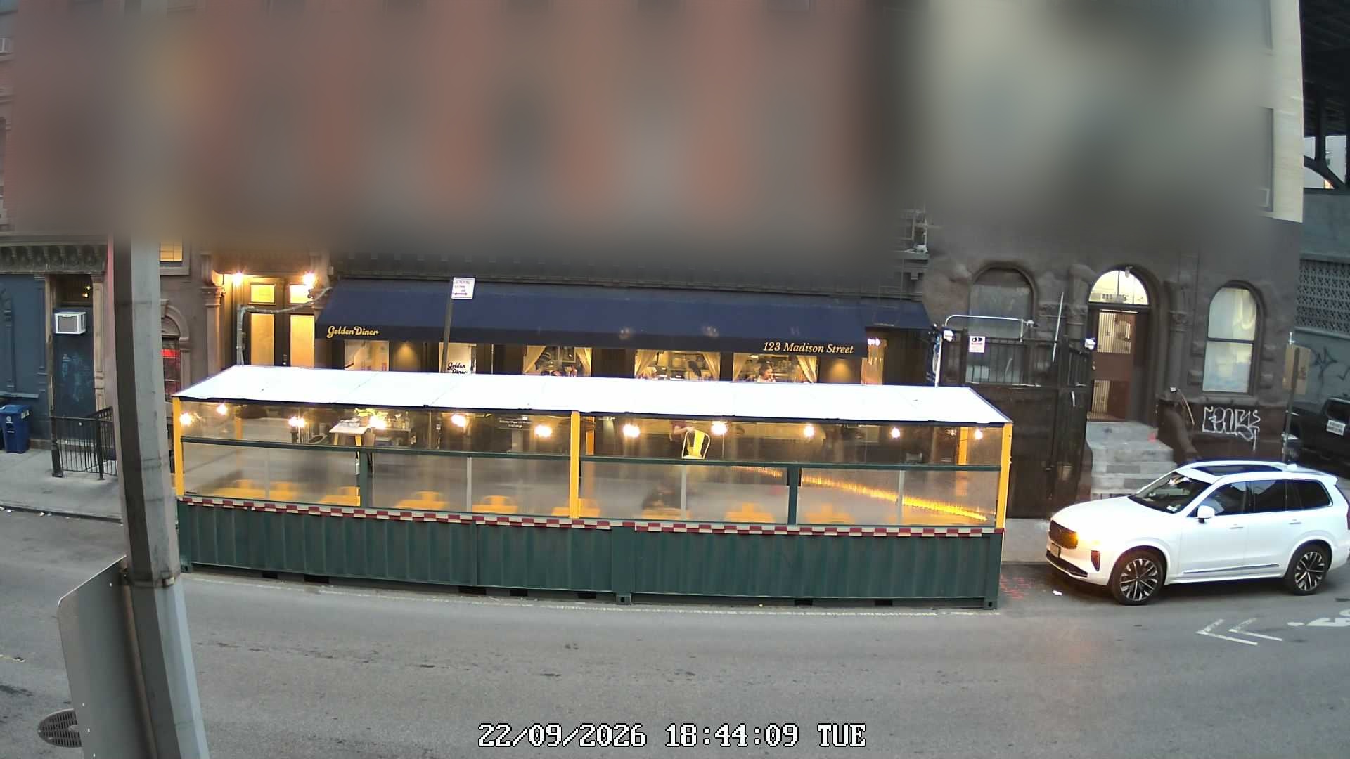 Golden Diner live line camera