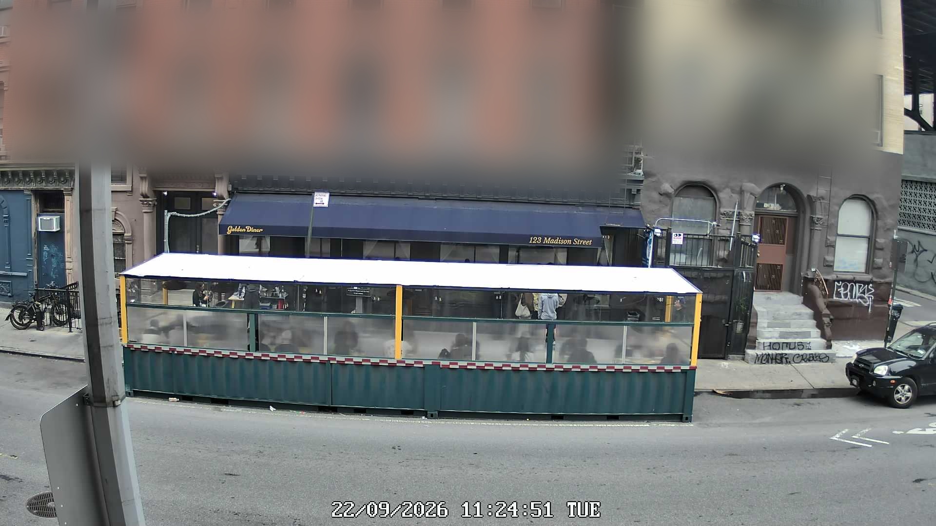 Golden Diner live line camera