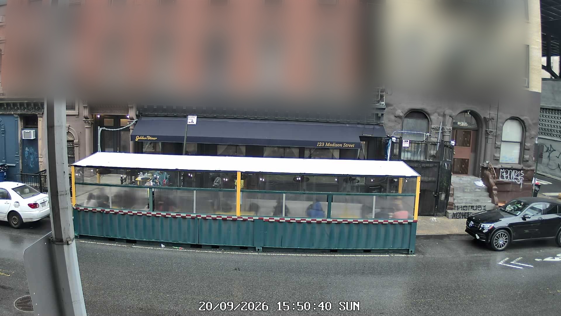 Golden Diner live line camera