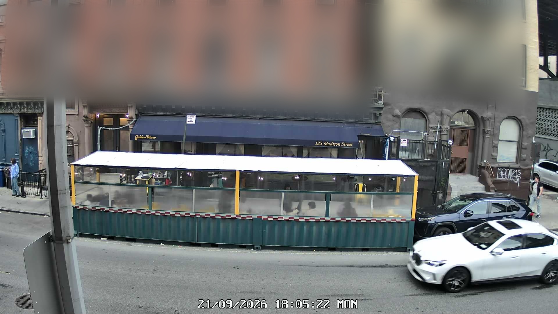 Golden Diner live line camera