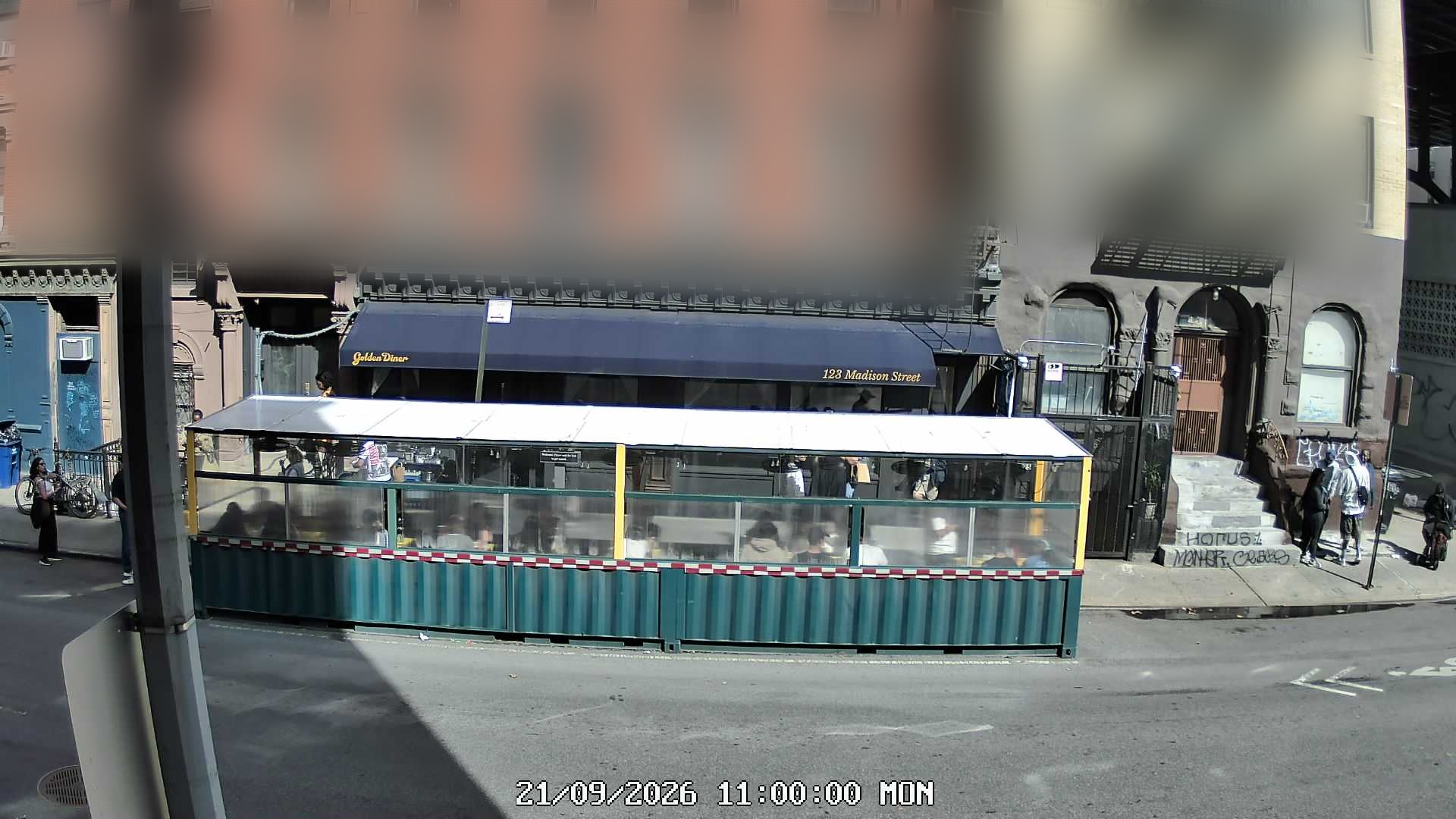 Golden Diner live line camera